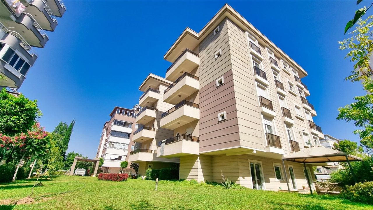 Piso en Lara, Turquia, 185 m² - imagen 1
