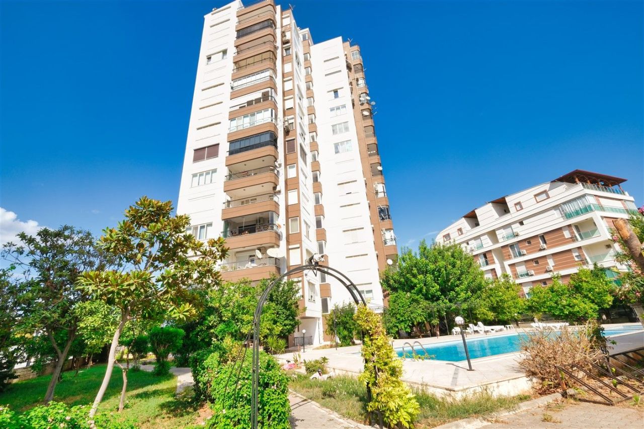Piso en Lara, Turquia, 140 m² - imagen 1