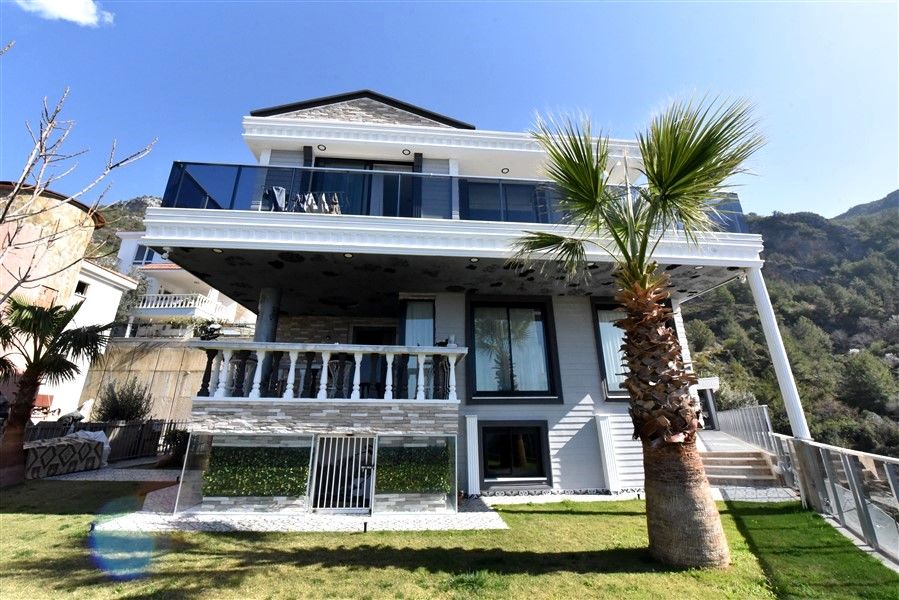 Villa en Alanya, Turquia, 300 m² - imagen 1