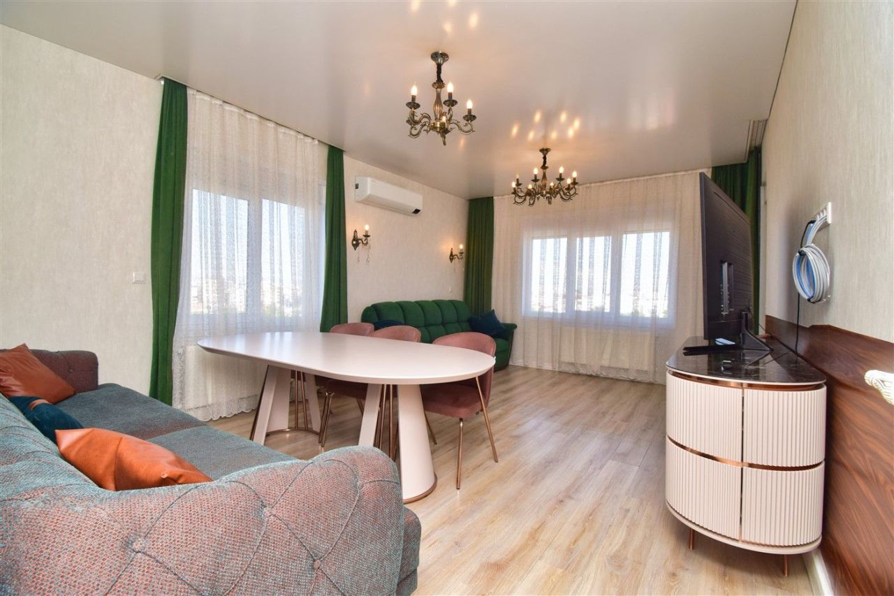 Flat in Antalya, Turkey, 200 m² - picture 1