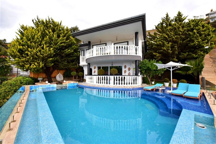 Villa à Alanya, Turquie, 250 m² - image 1