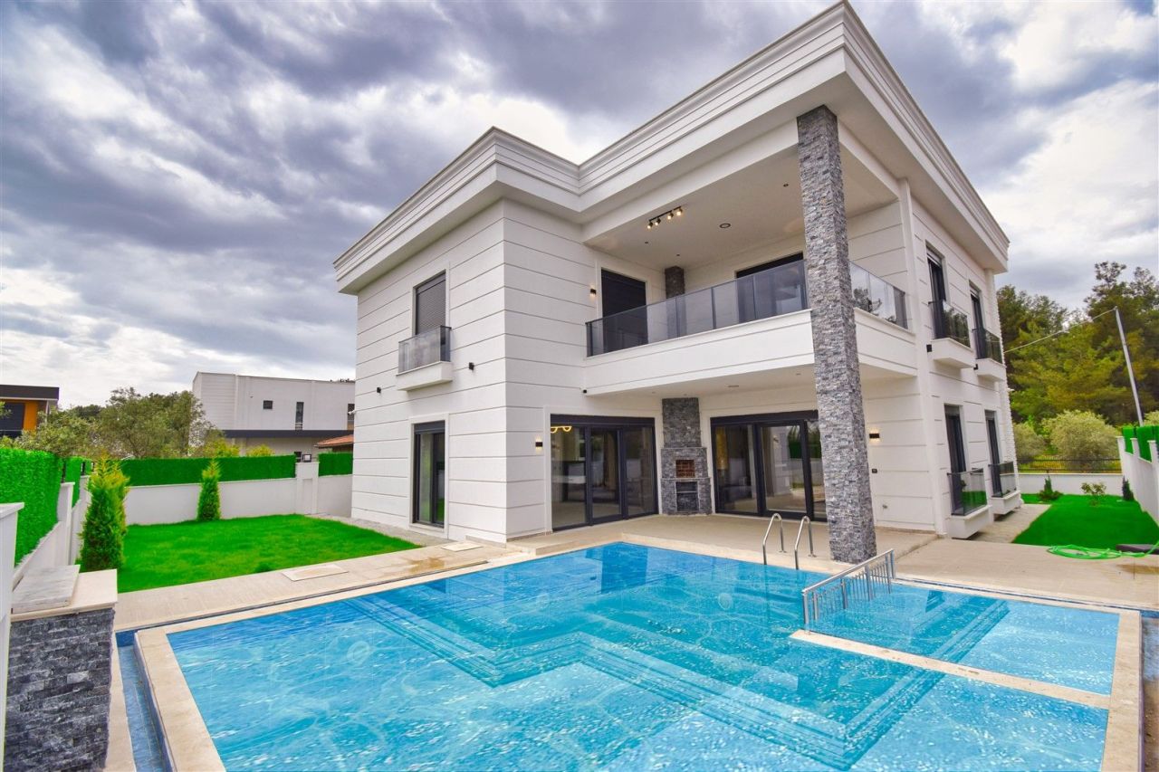 Villa en Antalya, Turquia, 450 m² - imagen 1