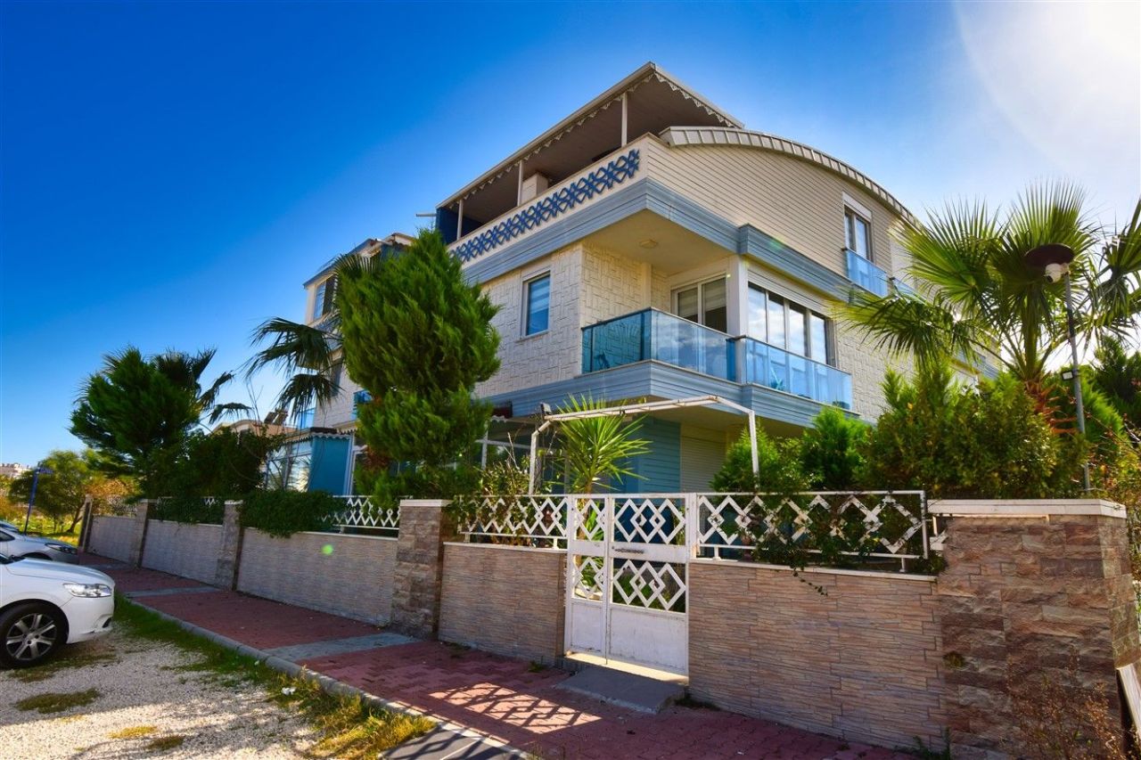 Piso en Lara, Turquia, 160 m² - imagen 1