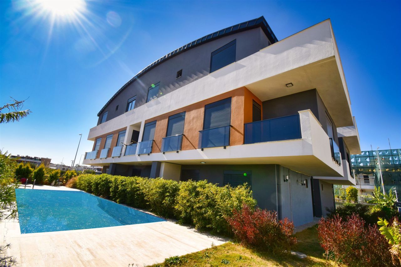 Appartement à Lara, Turquie, 185 m² - image 1