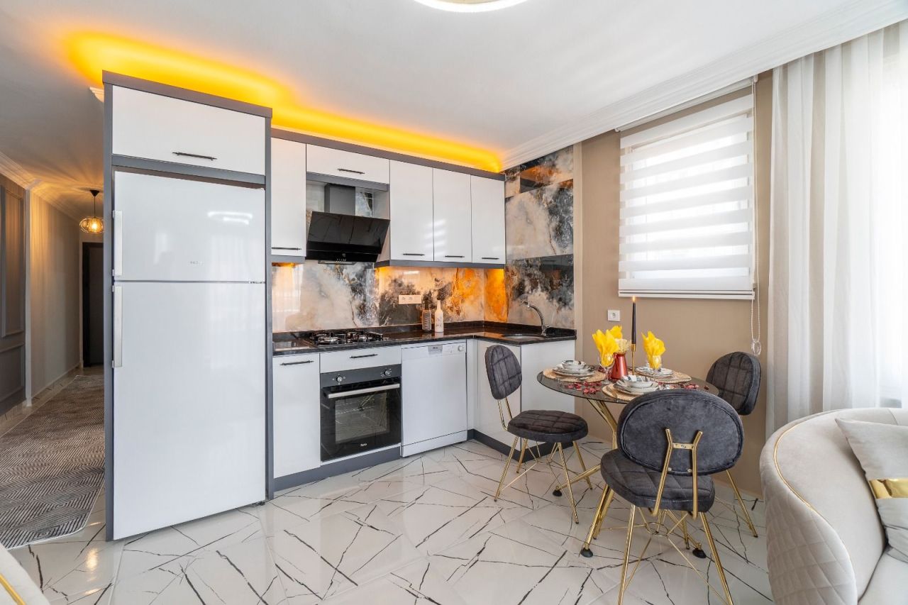 Flat in Alanya, Turkey, 70 m² - picture 1