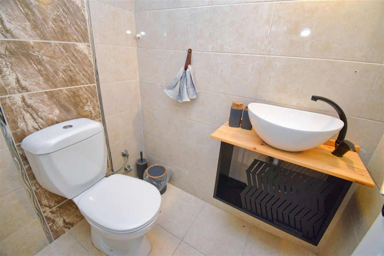 Flat in Lara, Turkey, 140 m² - picture 2