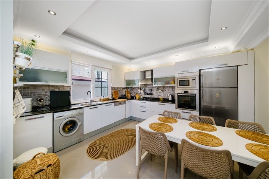 Villa à Alanya, Turquie, 276 m² - image 2