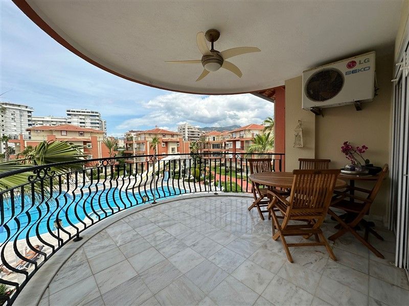 Flat in Kestel, Turkey, 220 m² - picture 4