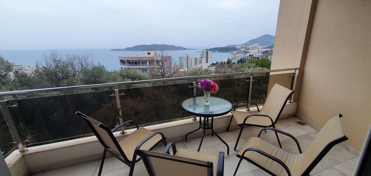 Flat in Budva, Montenegro, 57 m² - picture 1