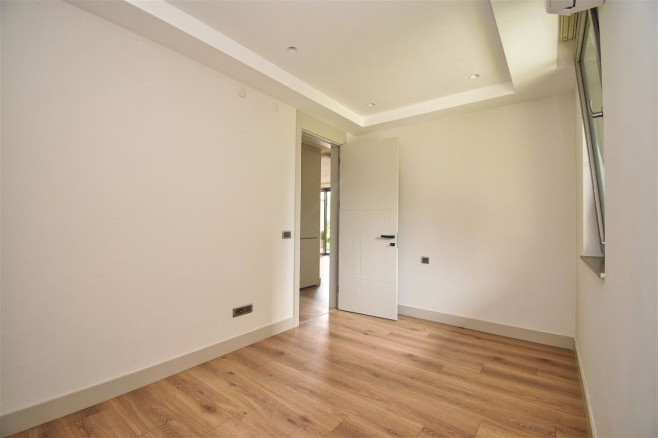 Flat in Lara, Turkey, 115 m² - picture 8