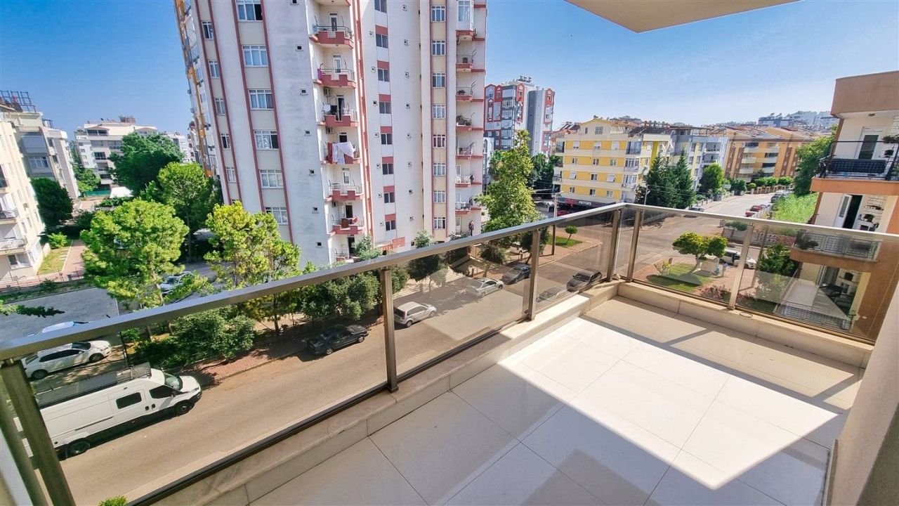 Flat in Lara, Turkey, 185 m² - picture 8