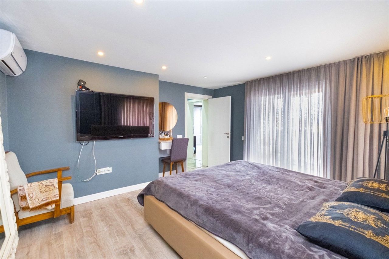 Flat Center, Turkey, 300 m² - picture 9