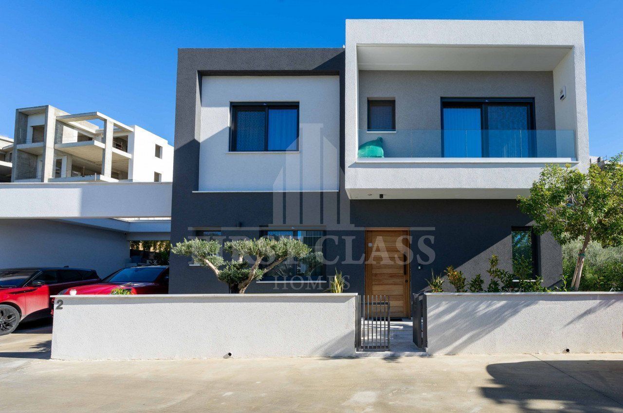 House in Germasogeia, Cyprus, 253 m² - picture 1