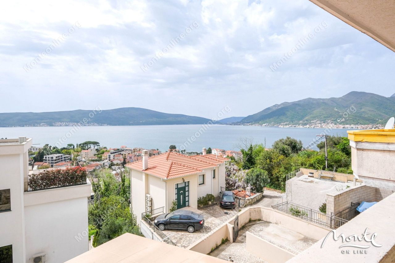 Piso en Tivat, Montenegro, 50 m² - imagen 1