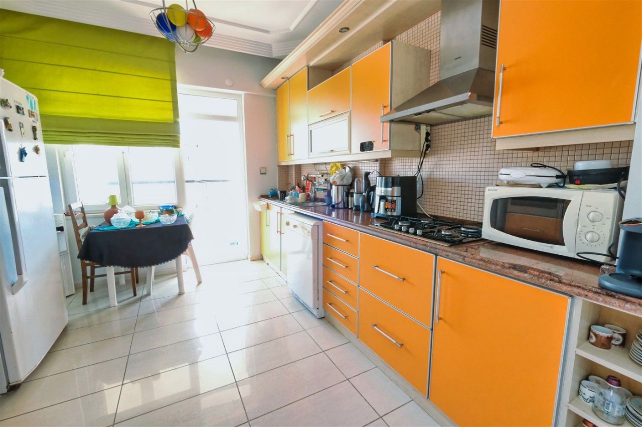 Flat in Lara, Turkey, 140 m² - picture 13