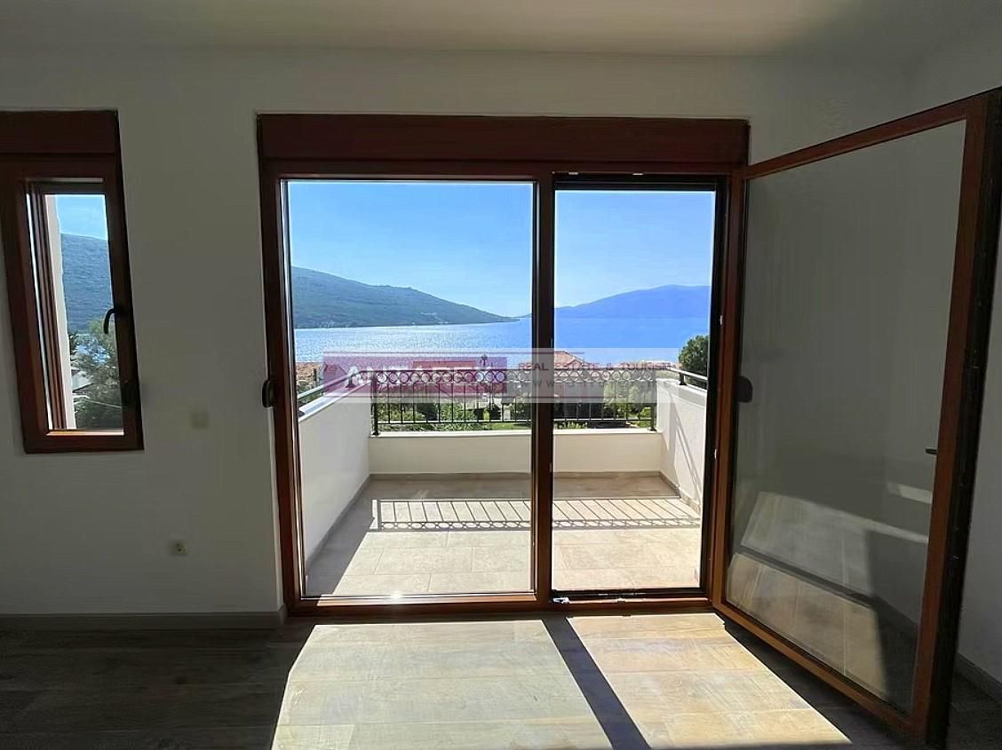 Appartement à Kumbor, Monténégro, 44 m² - image 3