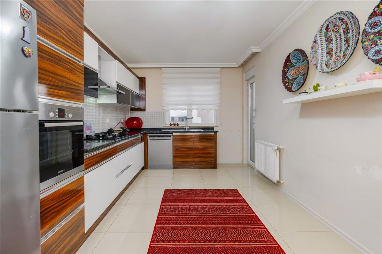 Flat Center, Turkey, 220 m² - picture 15