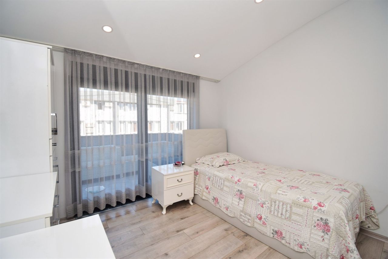 Flat in Lara, Turkey, 185 m² - picture 16