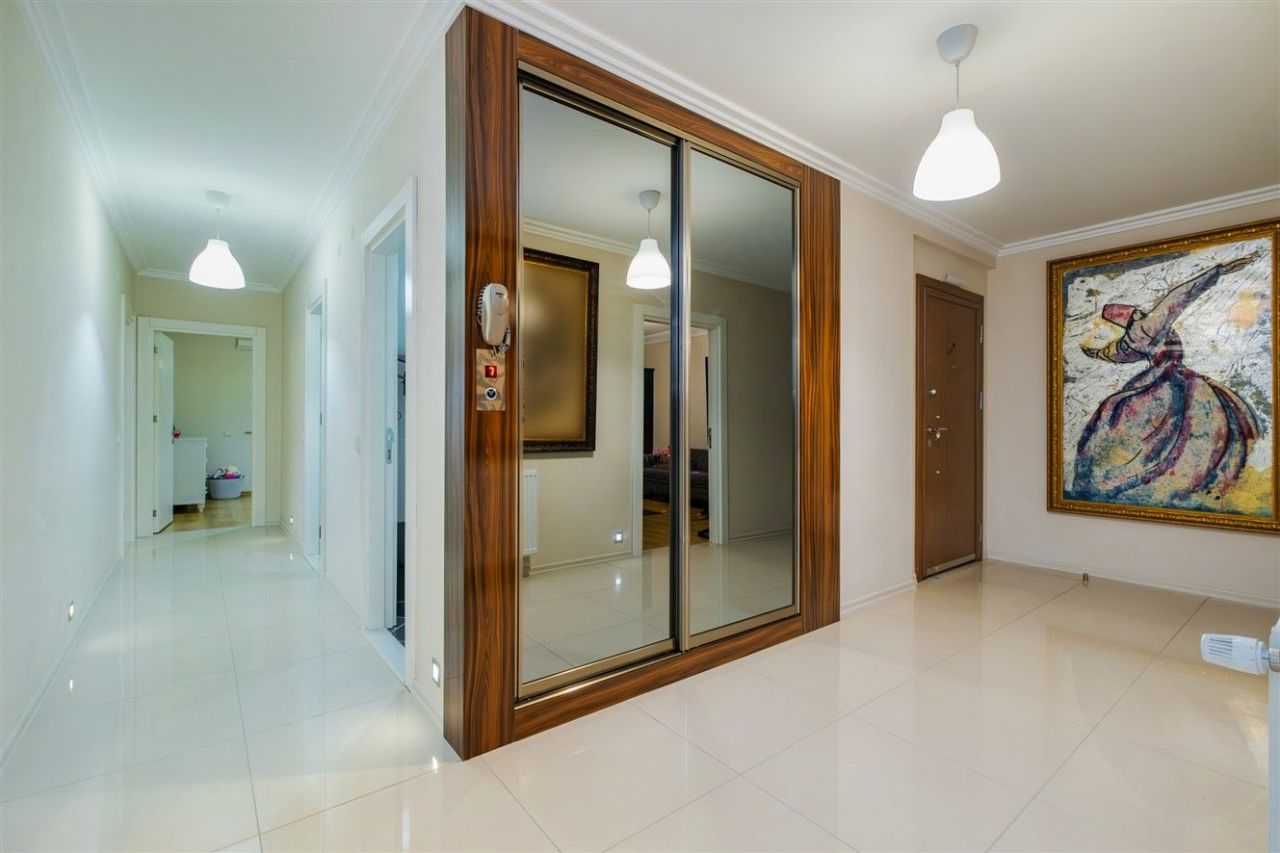 Flat Center, Turkey, 220 m² - picture 17