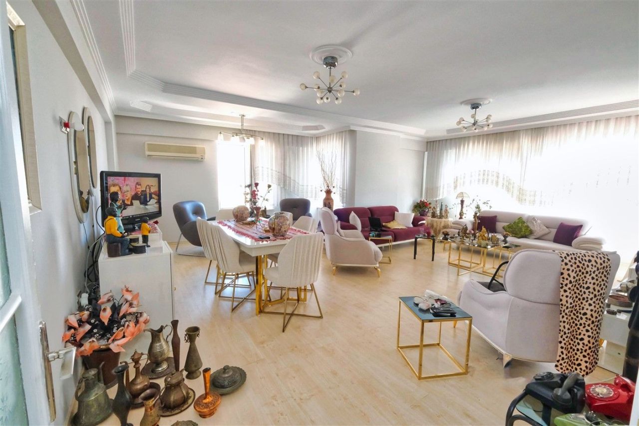 Flat in Lara, Turkey, 140 m² - picture 17
