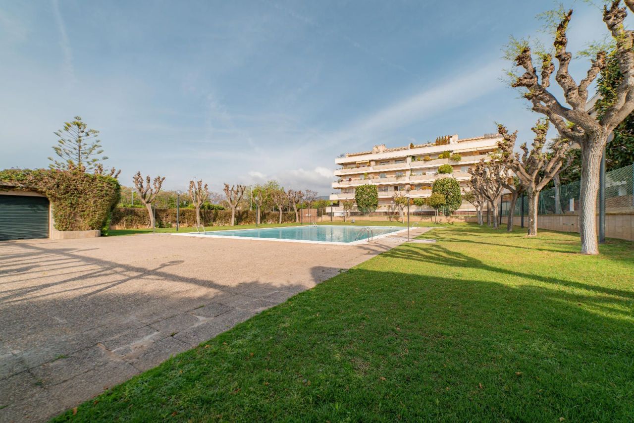 Flat in Sant Andreu, Spain, 250 m² - picture 1