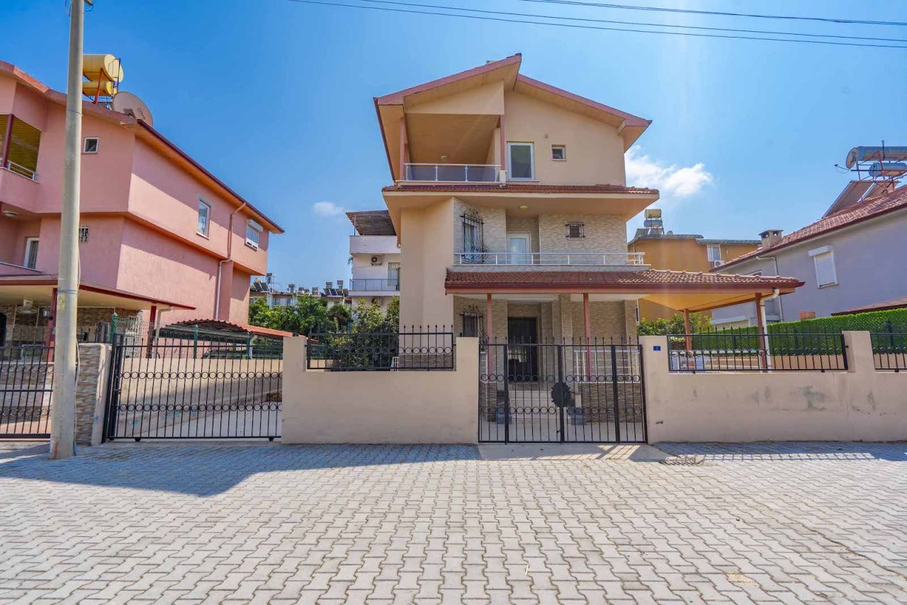 Villa in Konakli, Turkey, 295 m² - picture 1