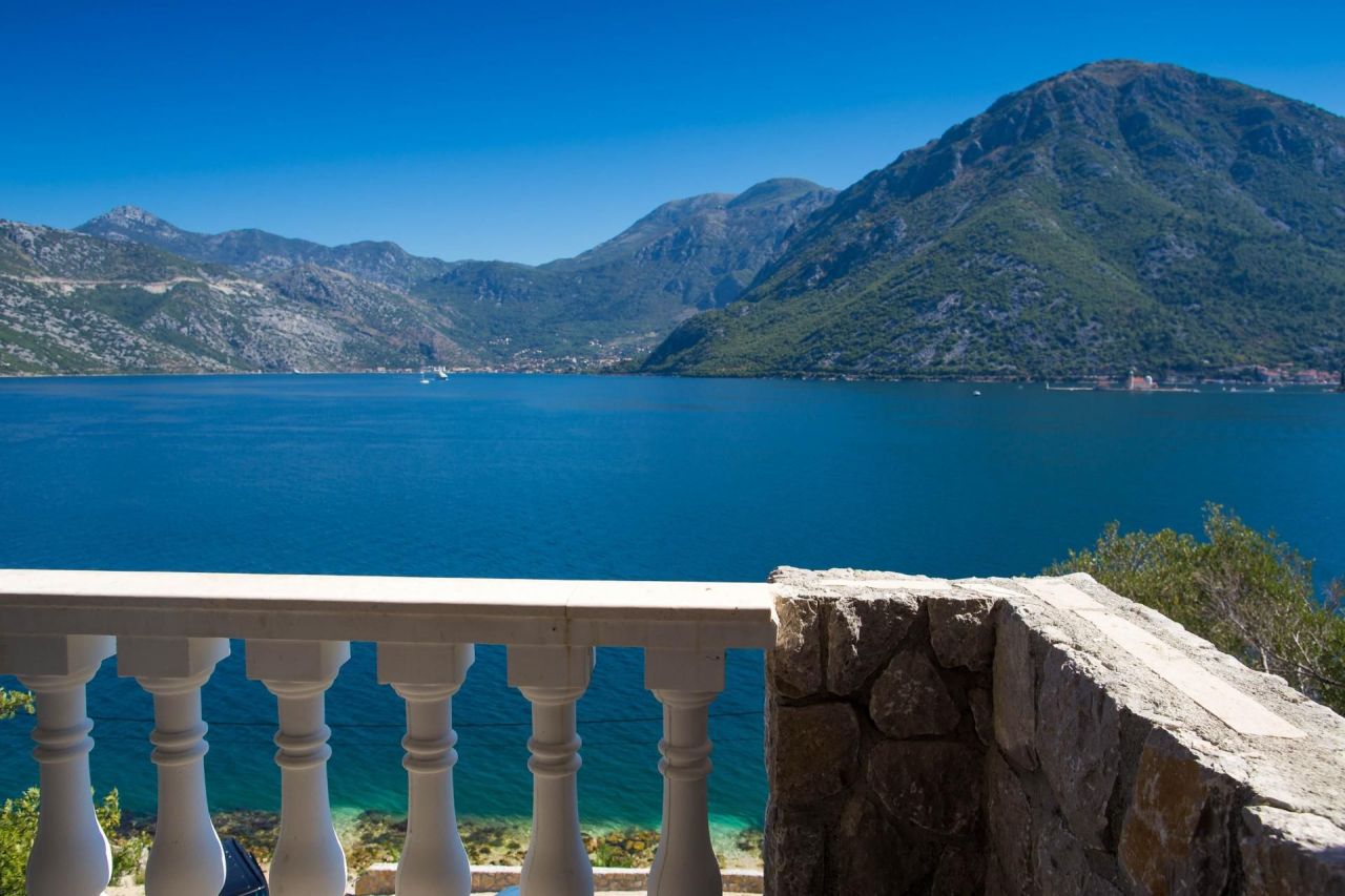 Haus in Kostanjica, Montenegro, 235 m² - Foto 1