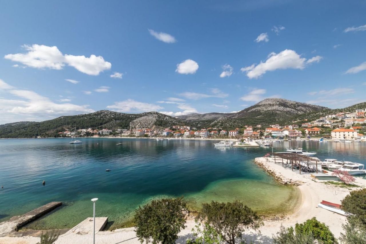 Villa in Trogir, Croatia, 370 m² - picture 1