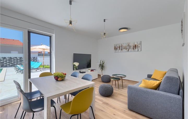 Villa à Pula, Croatie, 160 m² - image 8