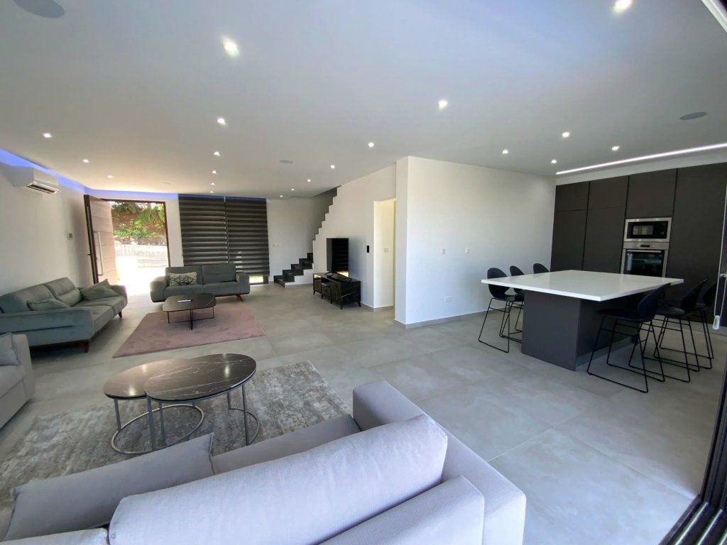 Piso en Lárnaca, Chipre, 240 m² - imagen 2