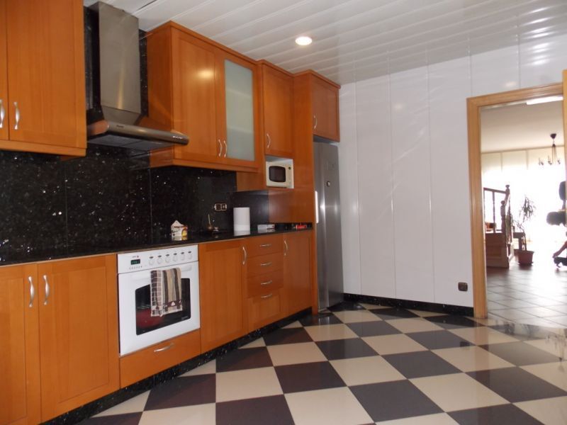 Maison à Badalona, Espagne, 240 m² - image 14