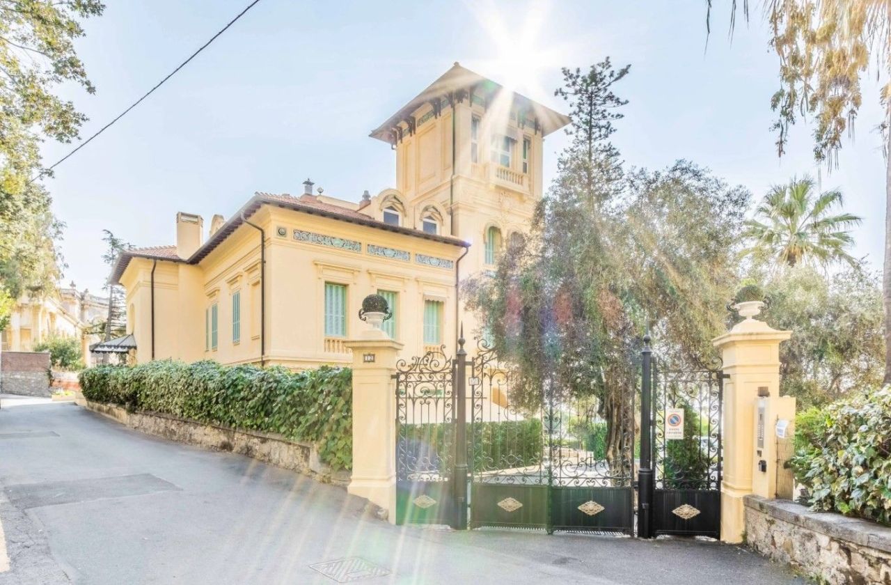 Flat in Ospedaletti, Italy, 112 m² - picture 1