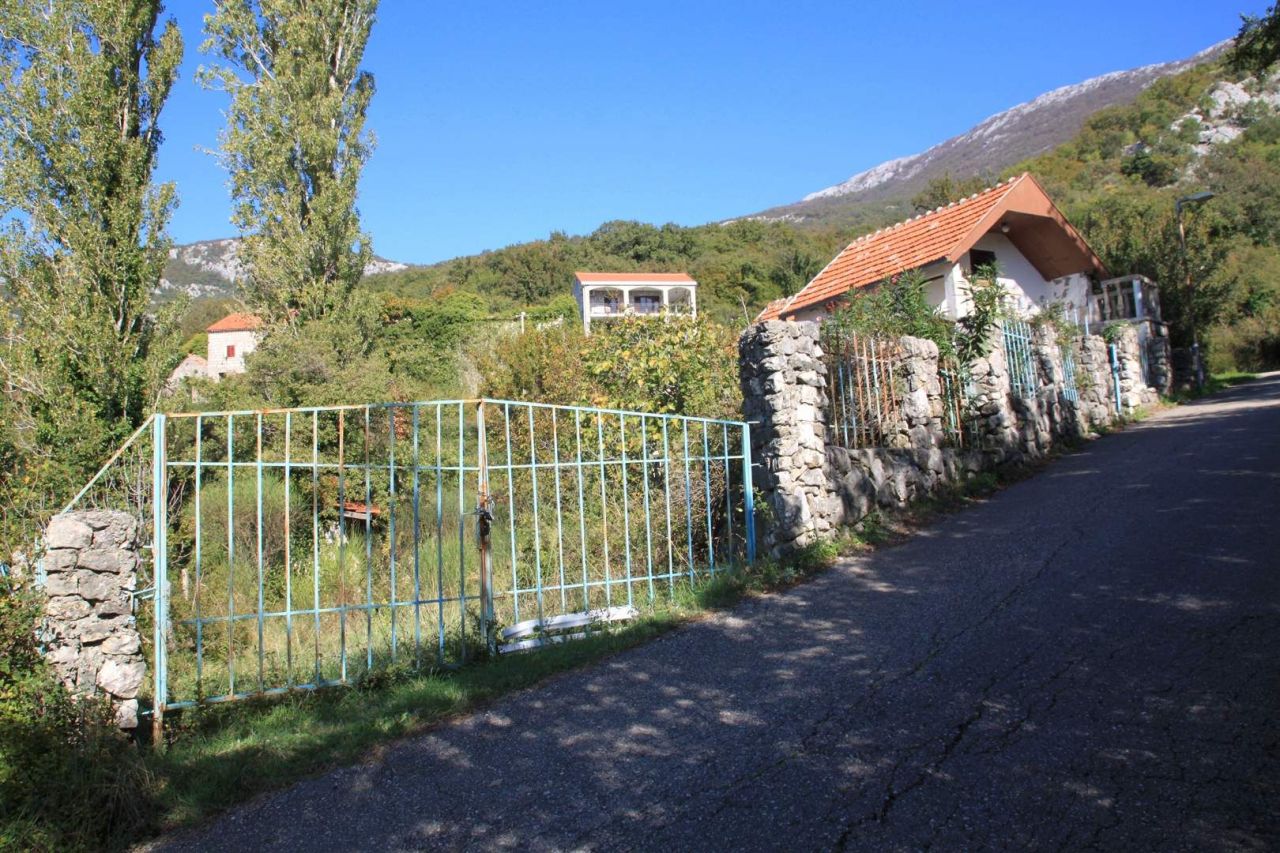 Casa en Budva, Montenegro, 88 m² - imagen 1