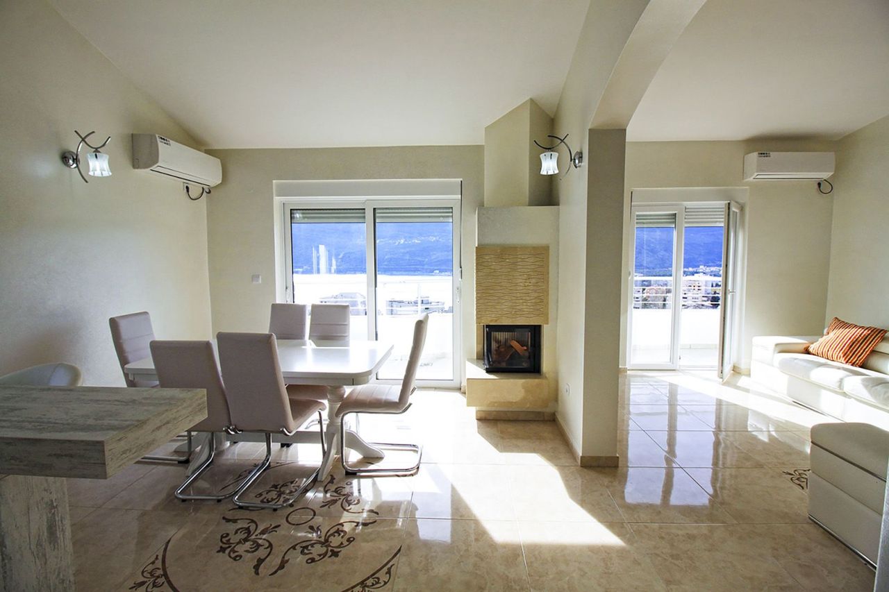 Piso en Herceg-Novi, Montenegro, 112 m² - imagen 1