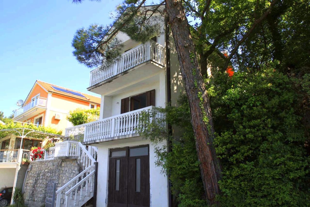 Maison à Kotor, Monténégro, 156 m² - image 1