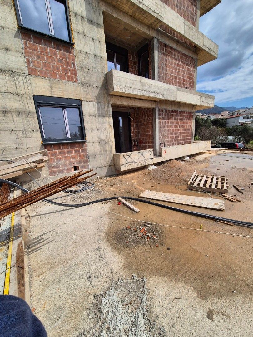 Flat in Bar, Montenegro, 40 m² - picture 5