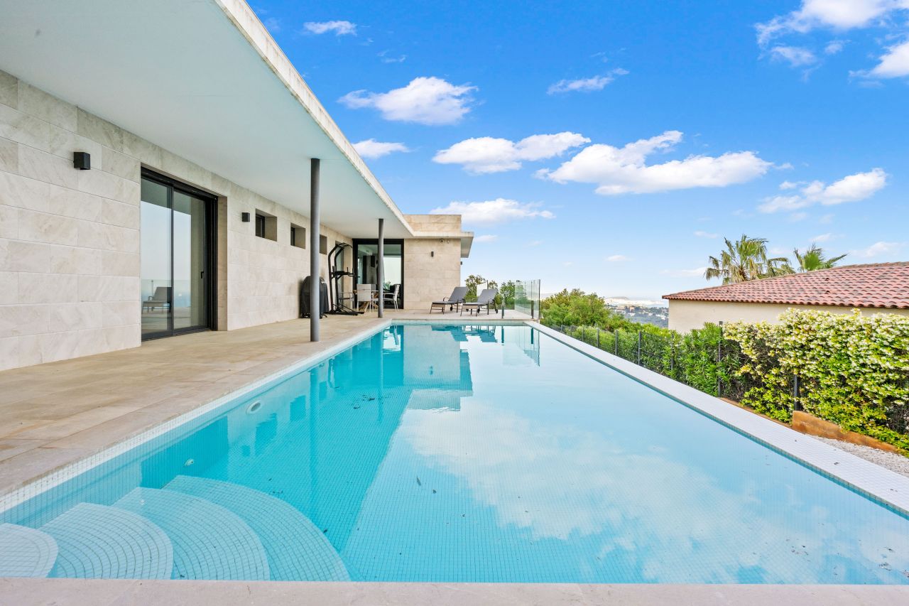 Haus in Costa Brava, Spanien, 440 m² - Foto 1