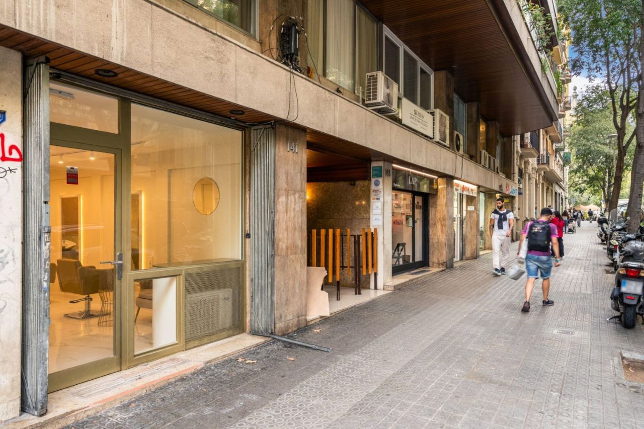 Tienda en Barcelona, España, 109 m² - imagen 4