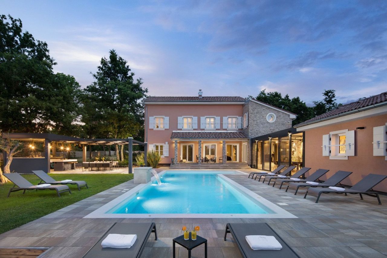 Villa en Svetvincenat, Croacia, 303 m² - imagen 1
