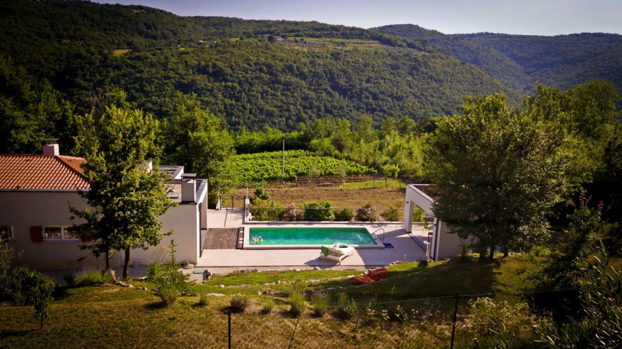 Villa in Motovun, Croatia, 110 m² - picture 1