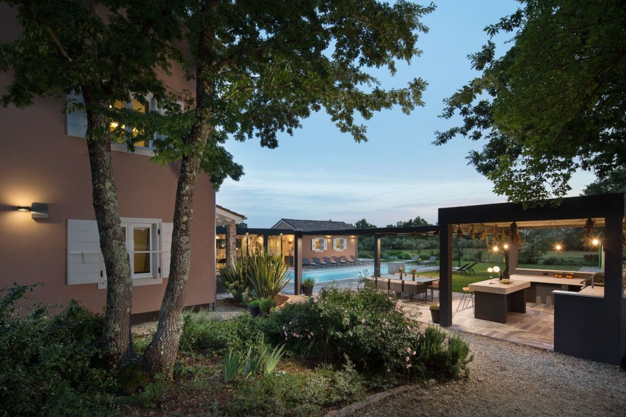 Villa in Svetvincenat, Croatia, 303 m² - picture 8