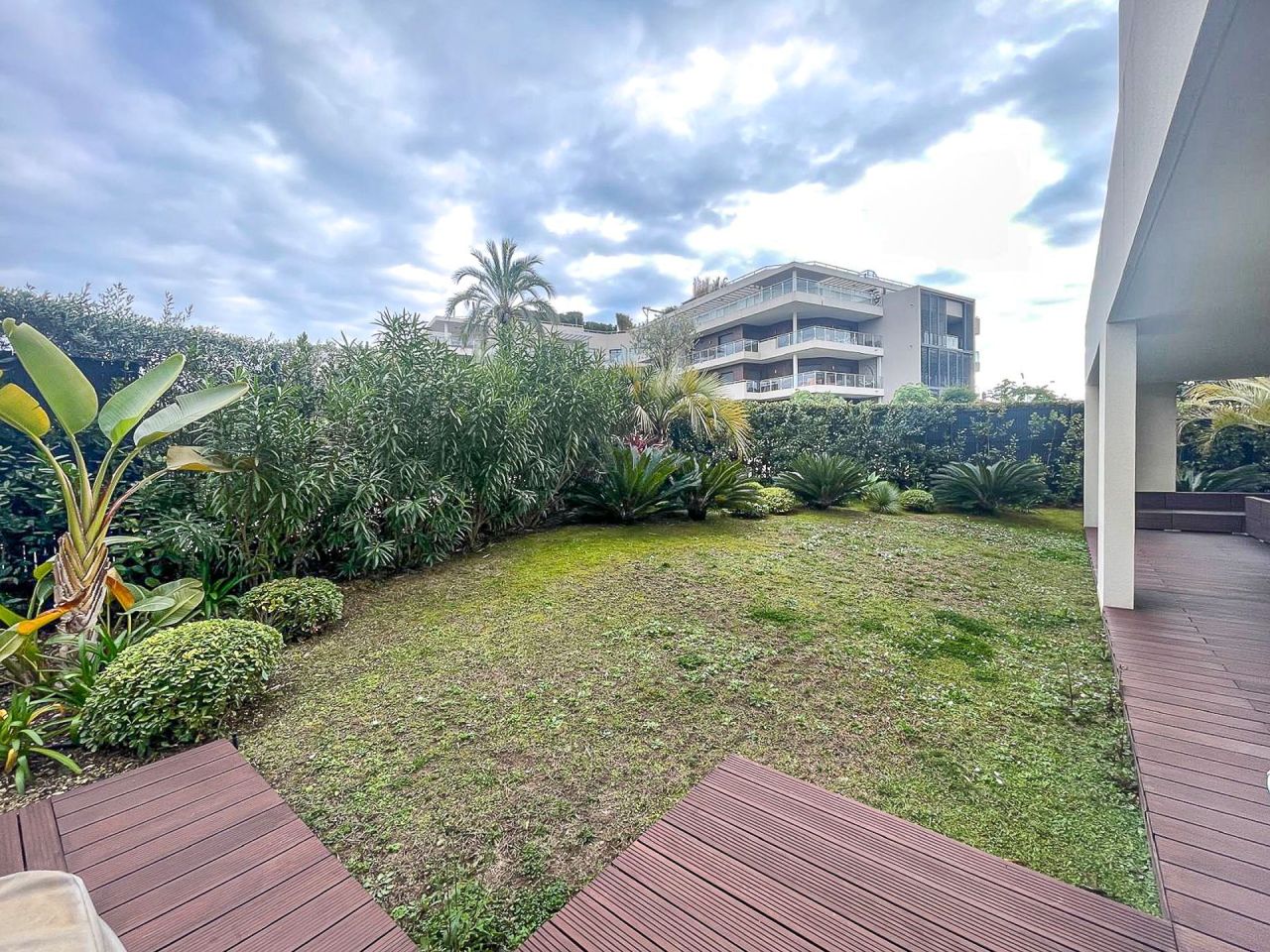 Apartment in Antibes, France, 100 m² - picture 1