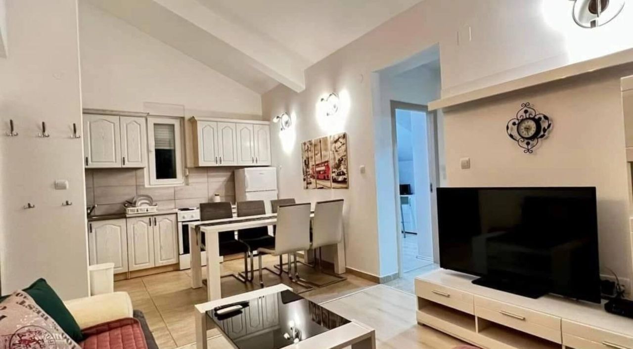 Wohnung in Budva, Montenegro, 56 m² - Foto 1