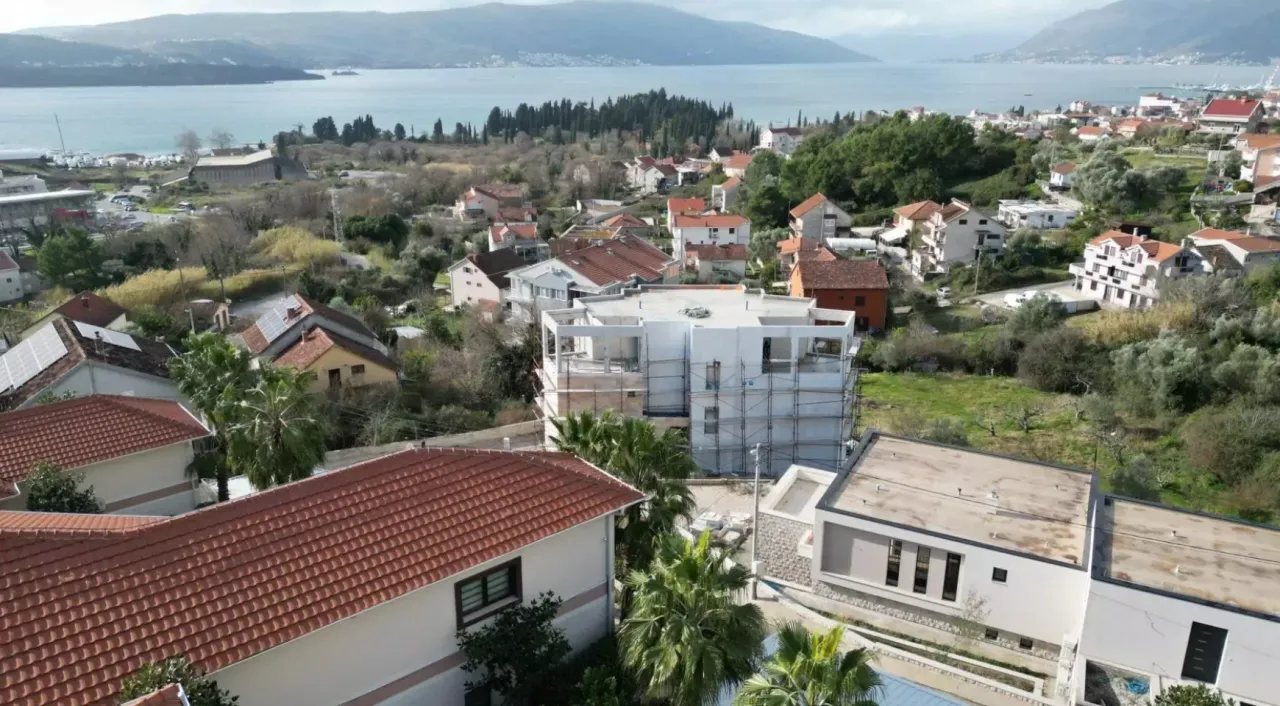 Flat in Tivat, Montenegro, 76 m² - picture 1