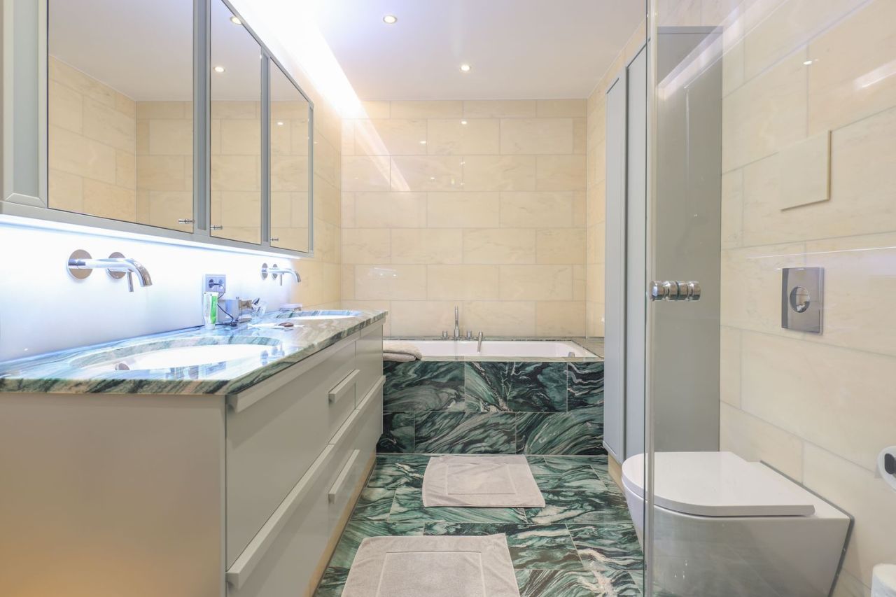 Flat in Berlin, Germany, 228 m² - picture 18