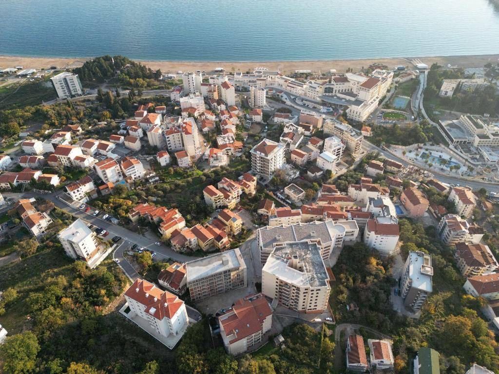 Piso en Budva, Montenegro, 106 m² - imagen 1