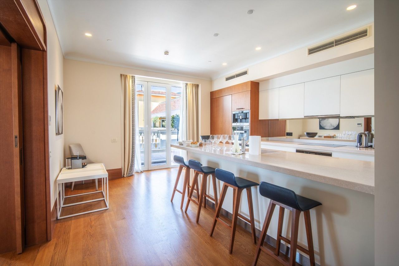 Wohnung in Tivat, Montenegro, 320 m² - Foto 9