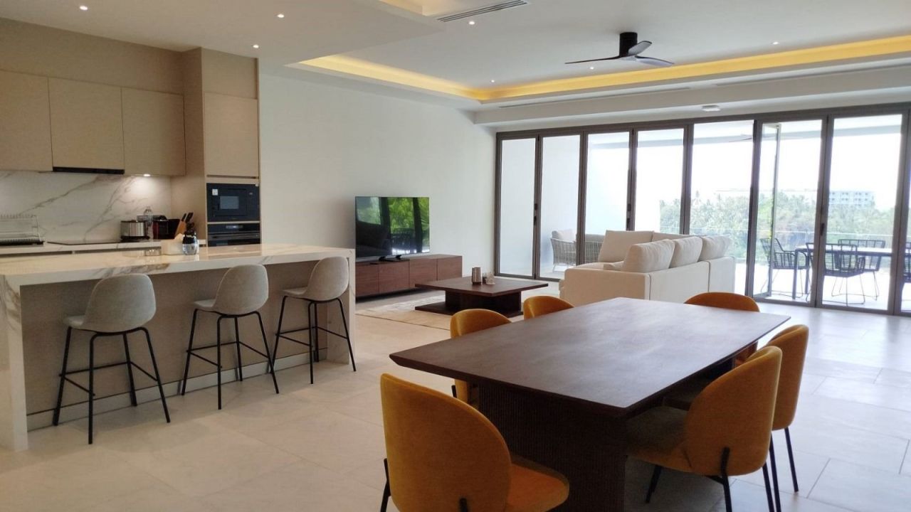 Apartamento en Surin, Tailandia, 212 m² - imagen 1