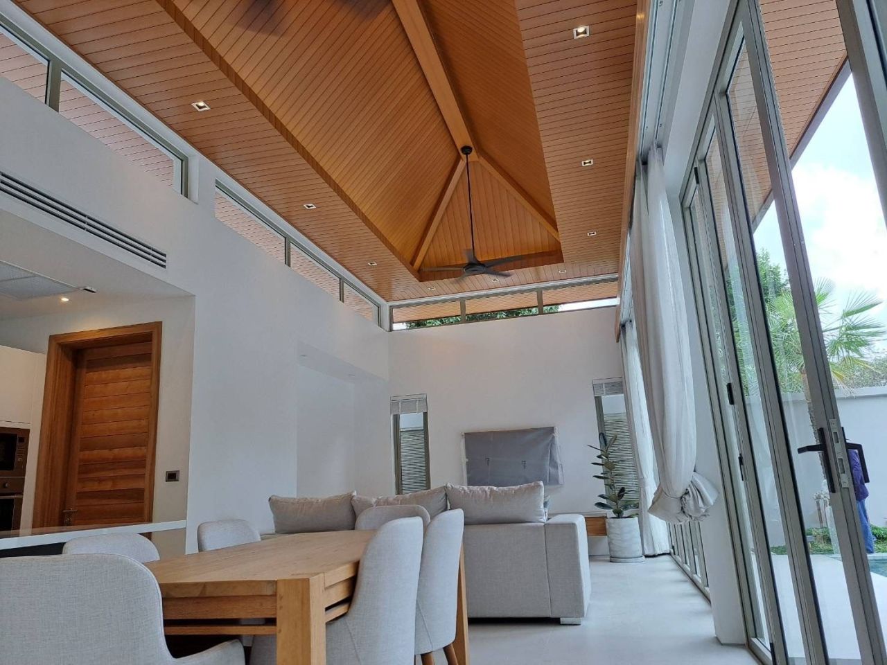 Villa on Nai Yang Beach, Thailand, 244 m² - picture 7