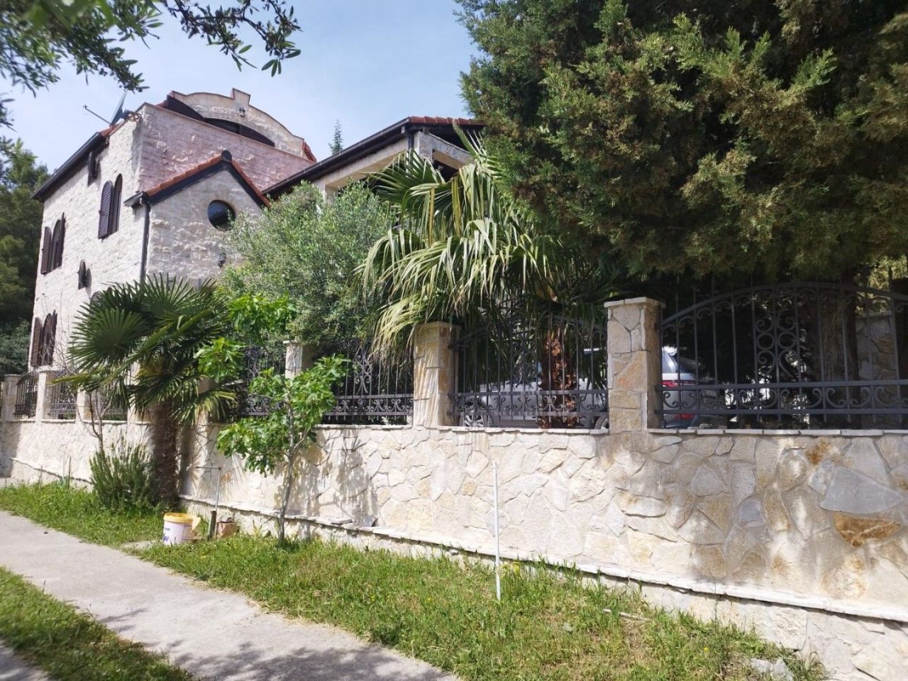 Villa en Sutomore, Montenegro, 200 m² - imagen 1
